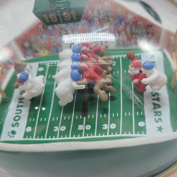 Hallmark Ken Crow 1991 Keepsake Ornament "Arctic Dome" Christmas Football In Box - Picture 5 of 16